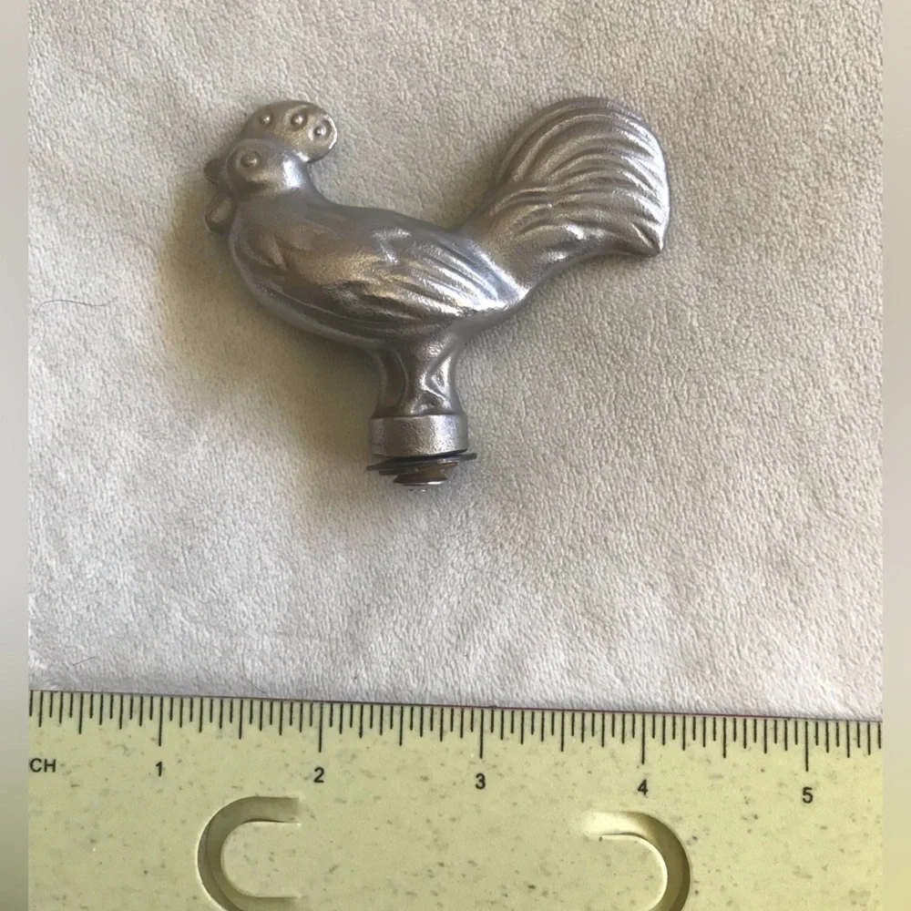 Staub cast metal Rooster/Chicken pot/lid Animal knob